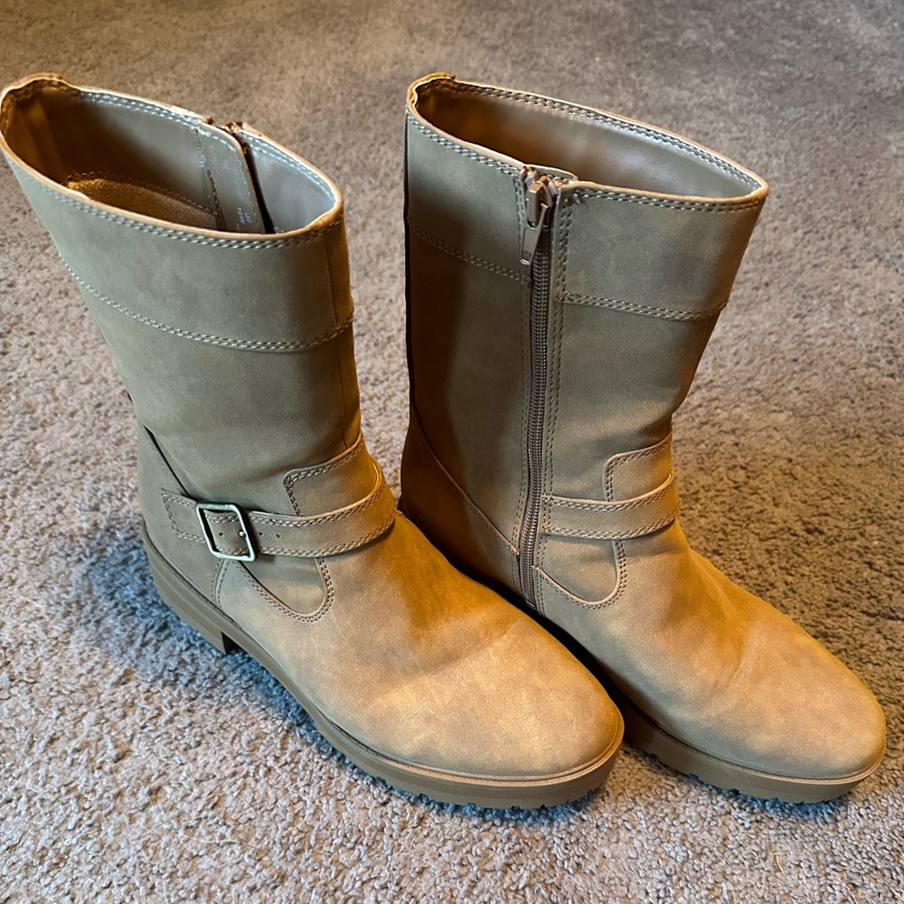 Soul Naturilzer boots brown size 10W MAKE AN OFFER